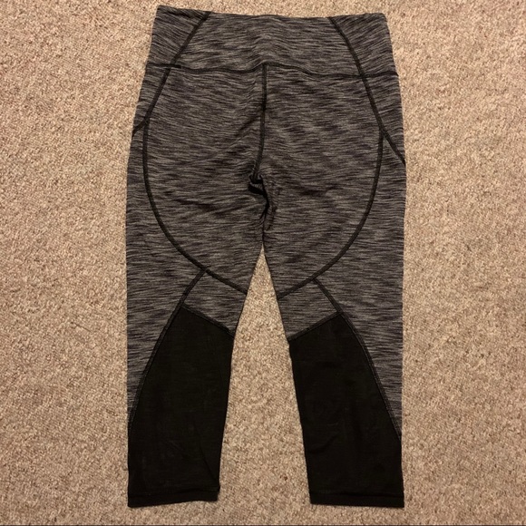 Victoria Secret Knockout Capris - Picture 3 of 5
